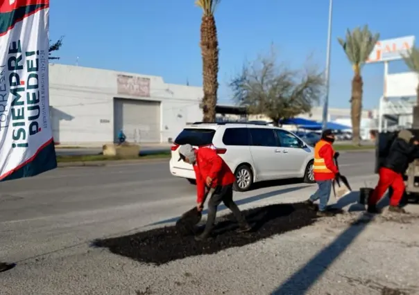 Atienden baches en Torreón tras lluvias del fin de semana