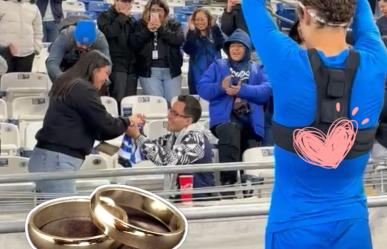 Amor en el estadio: Piden matrimonio con ayuda de Jordi Cortizo (VIDEO)