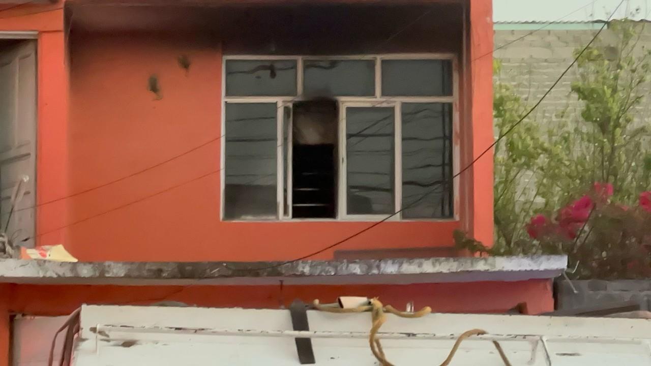 El fuego consumió la vivienda de dos plantas, presumen que fue acumulación de gas. Foto: Fernando Cruz