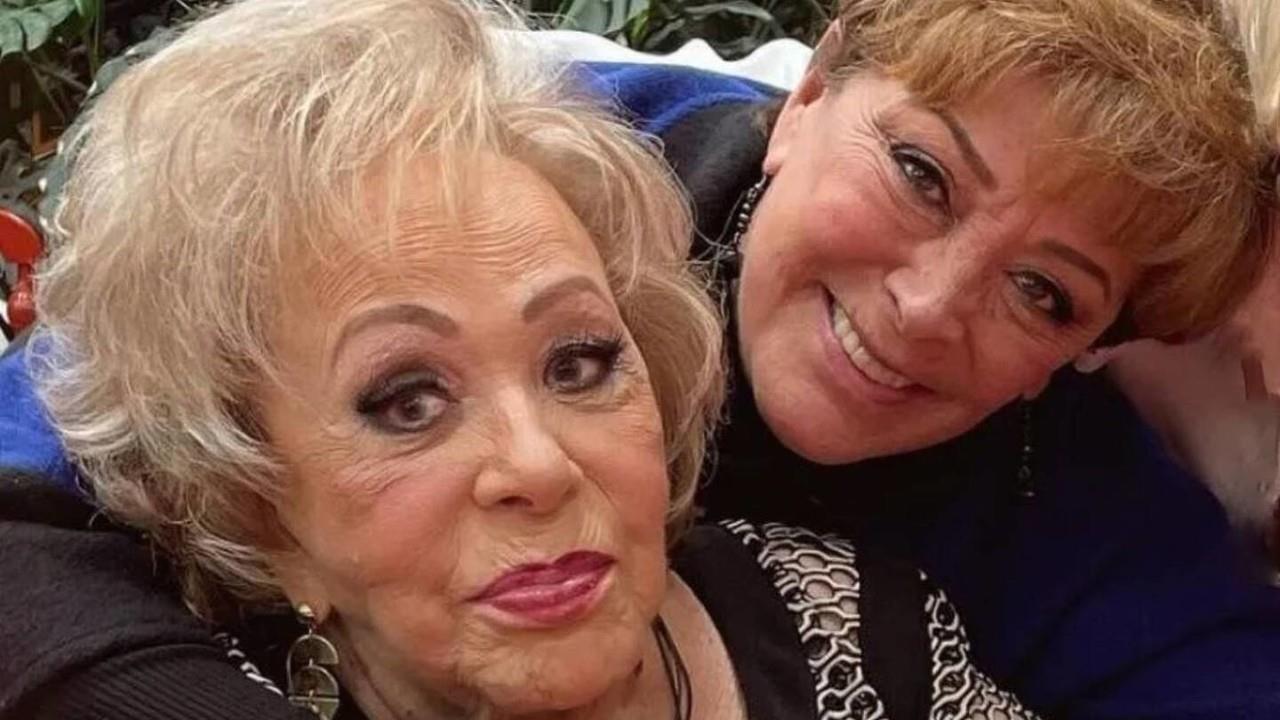 Sylvia Pasquel detalló las medidas que las familia ha manejado para cuidar de la salud de doña Silvia Pinal. Foto. Especial