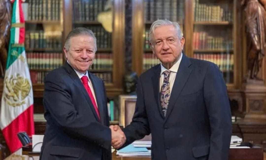 López Obrador admitió que cuando Arturo Zaldívar era presidente de la SCJN, le ayudaba con los jueces. (FOTO: especial)