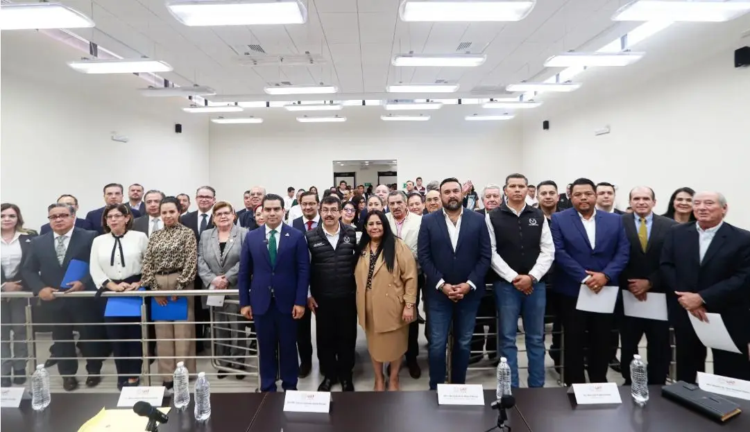 El rector de la UAT se reunió con estudiantes, maestros y personal administrativo en el Campus Tampico. Foto: UAT