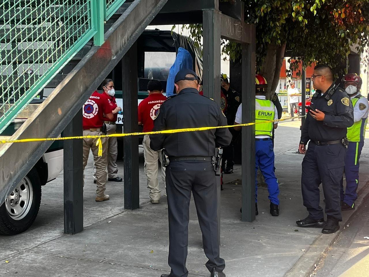 Migrante se quita la vida debajo de un puente peatonal en la alcaldía GAM. Foto y video: Ramón Ramírez