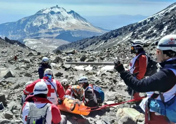 Encuentran sin vida a guía de alpinistas en Pico de Orizaba