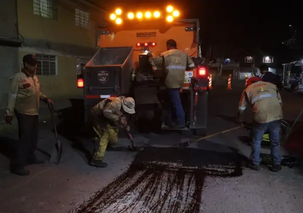 Implementan bacheo nocturno en Nezahualcóyotl con tecnología alemana