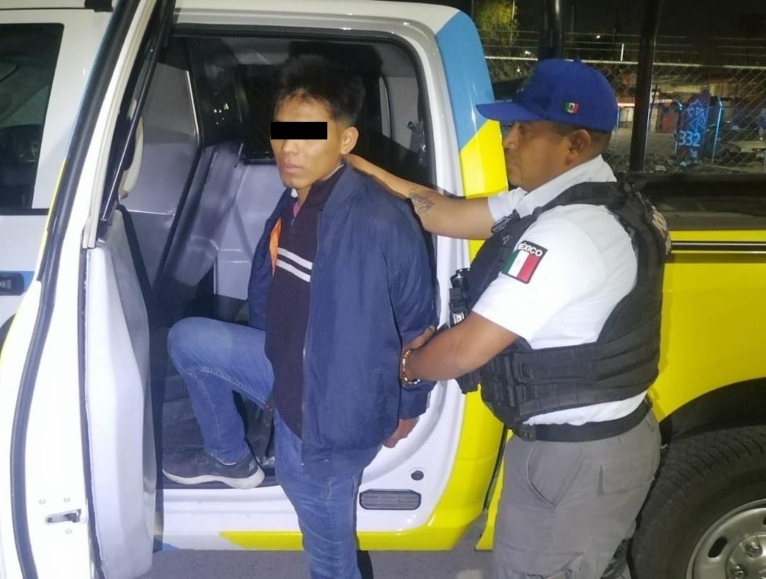 Ante la falta de explicación por parte del conductor sobre la procedencia legal del vehículo, fue detenido. Foto: Policía de Monterrey.