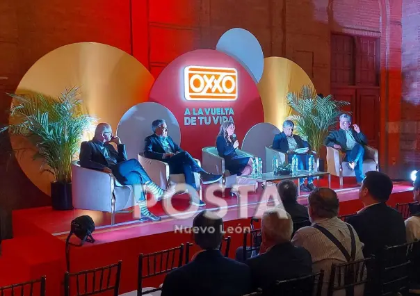 Presenta OXXO libro A la vuelta de tu vida