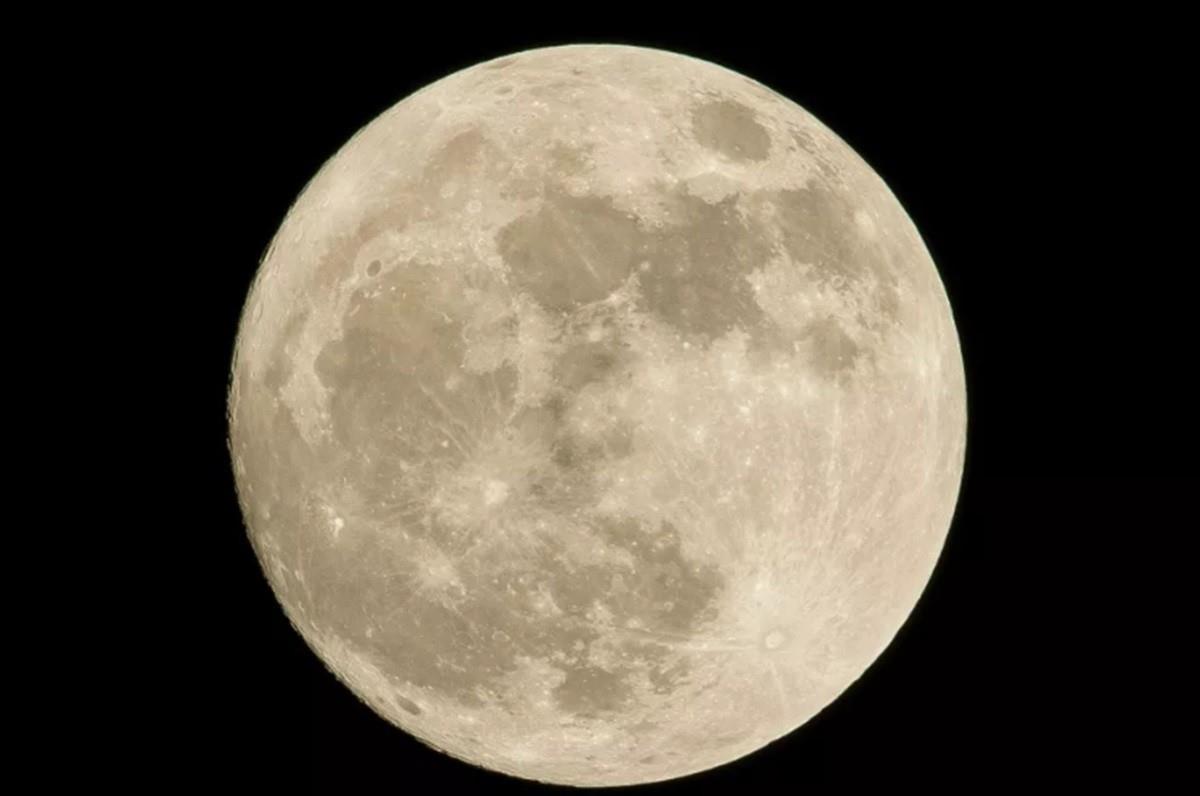 México podrá apreciar la Luna de Gusano el próximo 25 de marzo de 2024, mismo día que el Eclipse Penumbral de Luna. Foto: Ohlala!