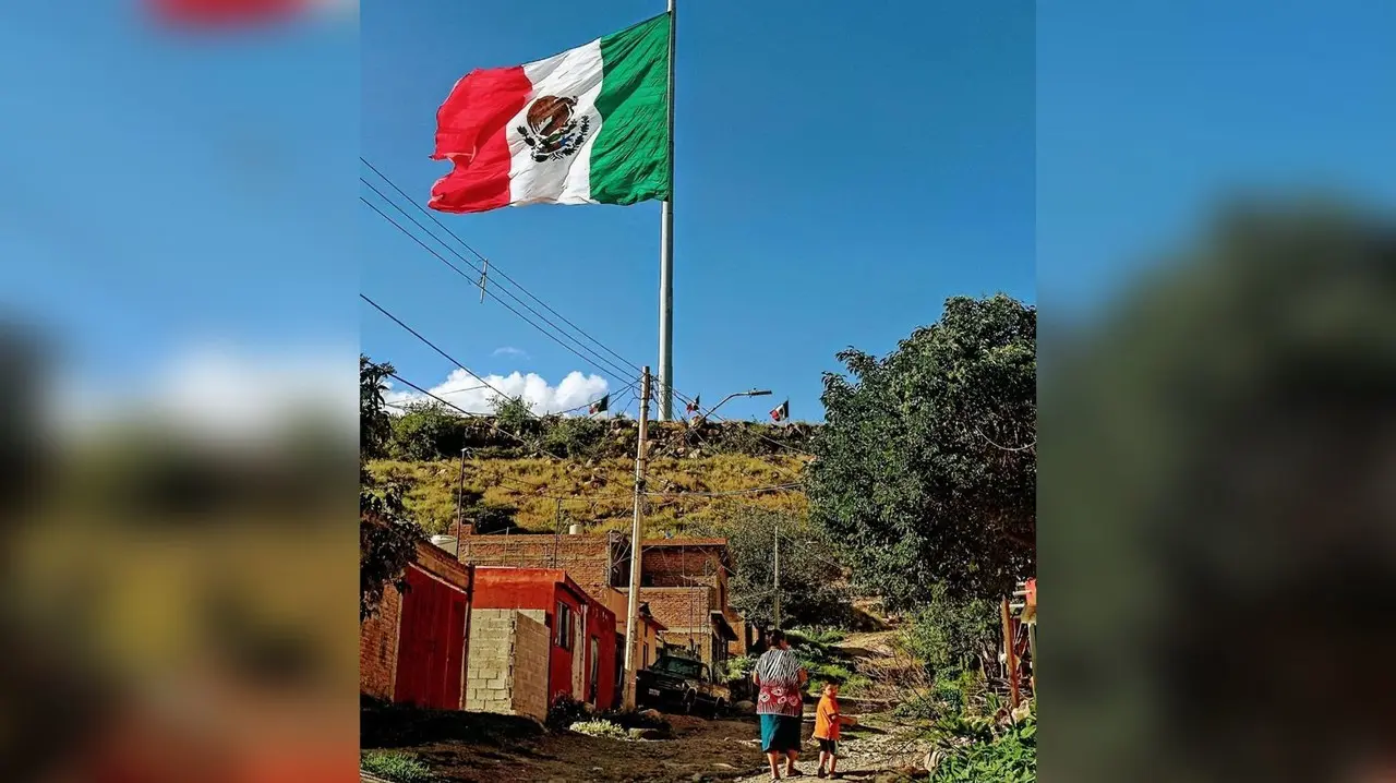 El asta de la Bandera Monumental de Durango está dentro de los más altos de toda Latinoamérica. Foto: Facebook Ricardo Pegueros.