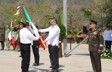 El gobernador de Tamaulipas, llama a la unidad en el Día de la Bandera