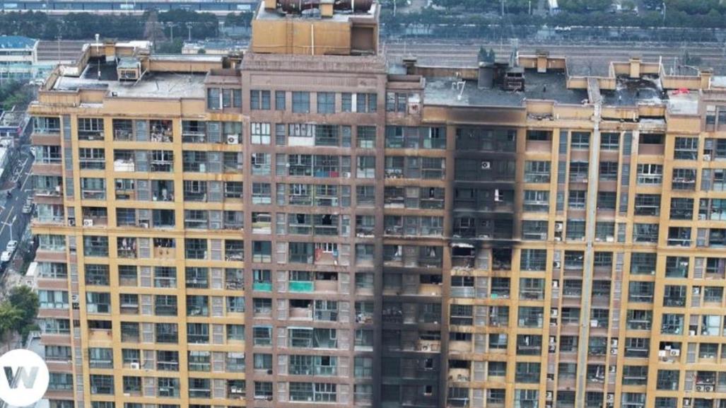 China: Incendio en edificio de Nankín deja 15 muertos y 44 heridos ¡Sube cifra!