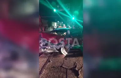 Huye tras ocasionar fuerte accidente y volcar