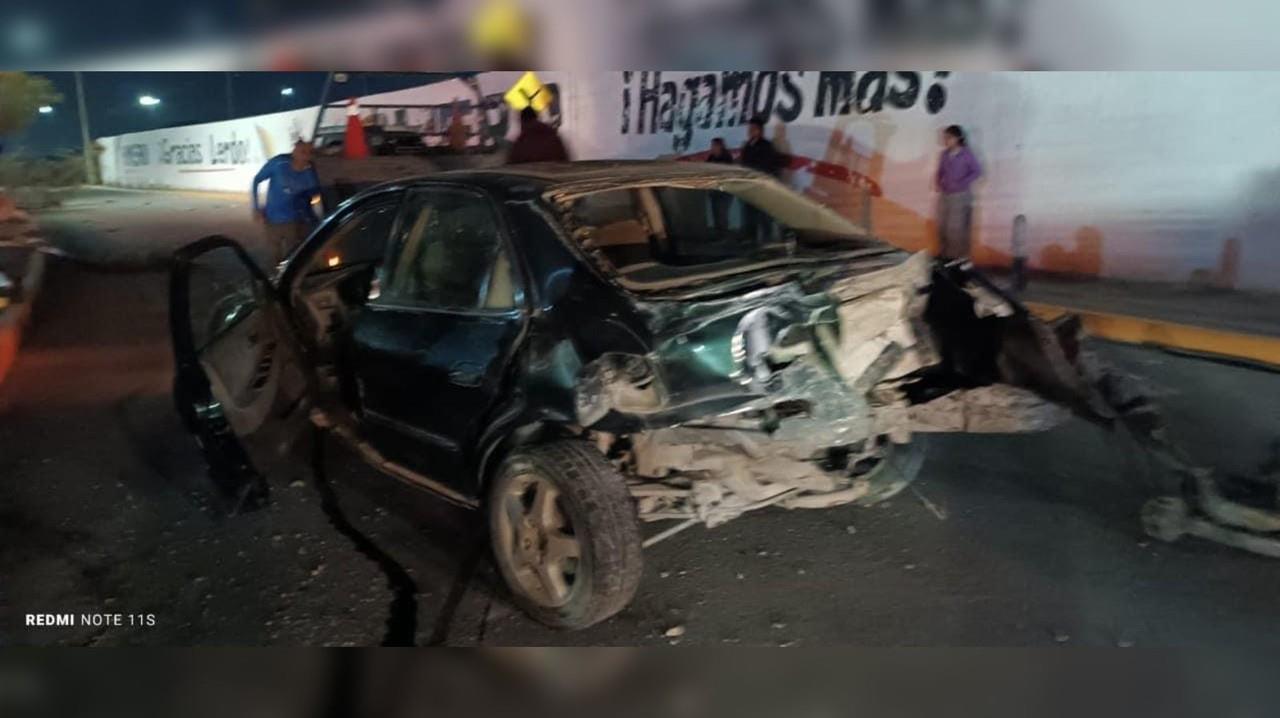 La falta de precaución habría ocasionado que el conductor perdiera el control de la unidad para luego impactarse. Foto: Facebook Protección Civil y Bomberos Lerdo.