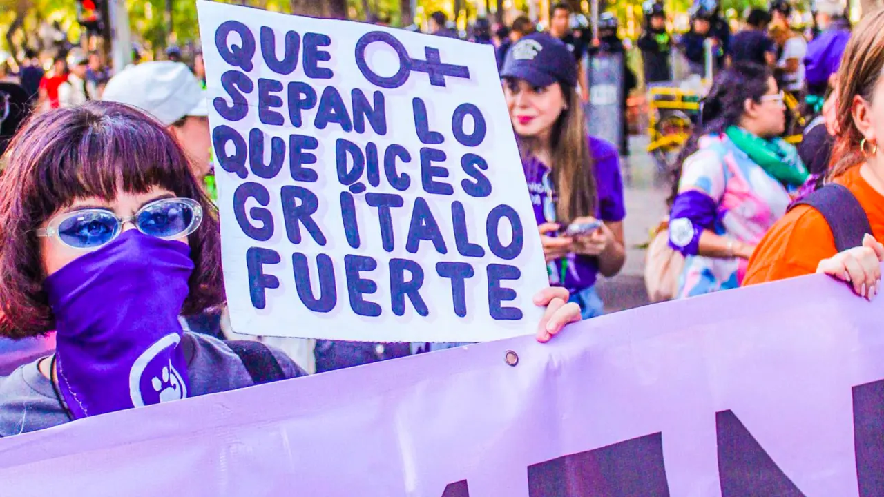 Estas son algunas ideas para tu cartel para la próxima marcha del 8M. Foto: FB We R Women On Fire