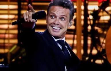 Luis Miguel saluda a fanáticos en Perú y desata tumulto (VIDEO)