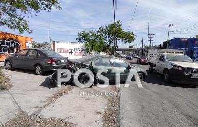 Automovilista invade carril y choca contra motociclista en San Nicolás