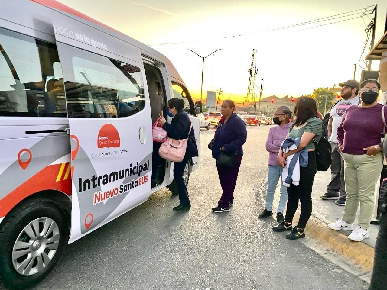 El alcalde de Santa Catarina, Jesús Nava, anunció que el número de unidades se incrementará hasta llegar a un total de 12 en un futuro próximo. Foto: Gobierno de Santa Catarina