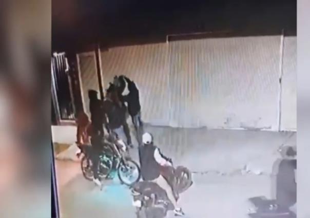 Graban violento robo de motocicleta en Naucalpan