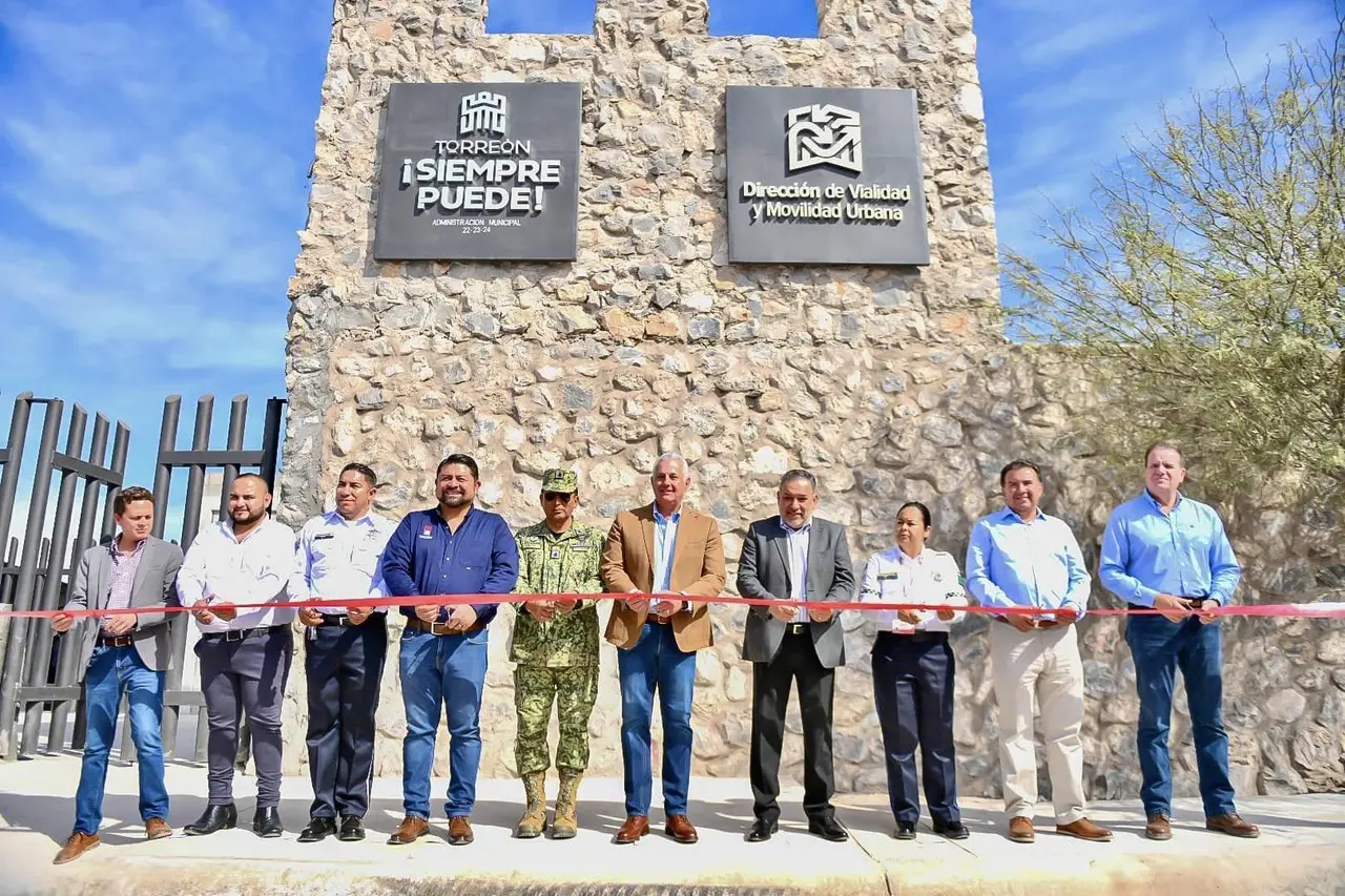 Cepeda González elogió la voluntad y el trabajo coordinado de los elementos de la Dirección de Tránsito y Vialidad. (Fotografía: Gobierno de Torreón)