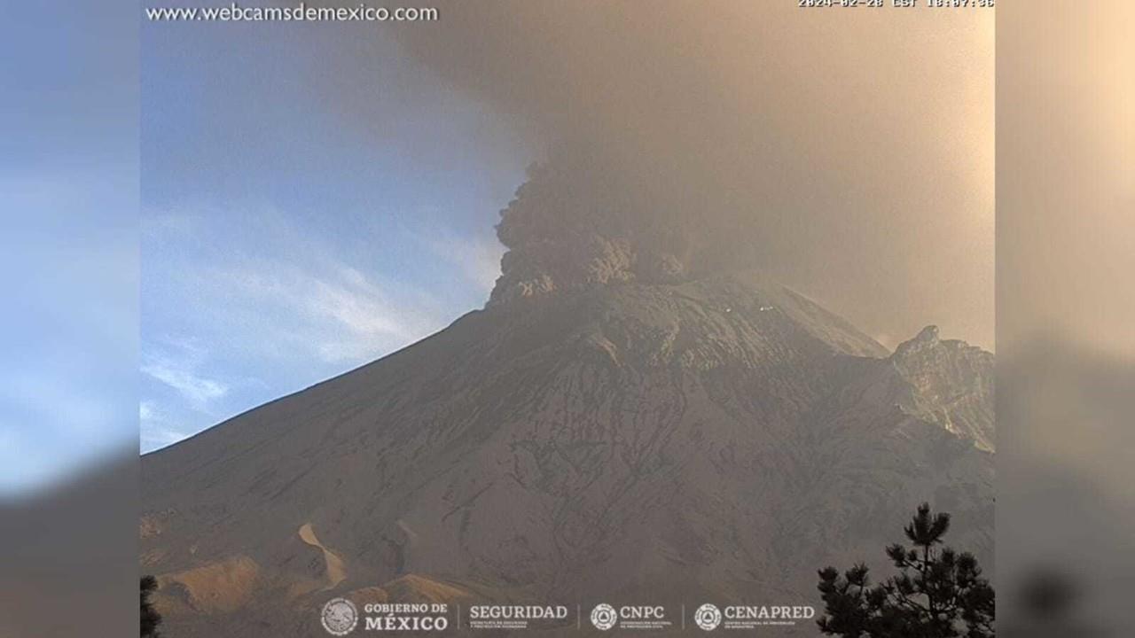 La actividad volcánica de Don Goyo se mantiene en semáforo Amarillo Fase 2. Foto: X @webcamsdemexico