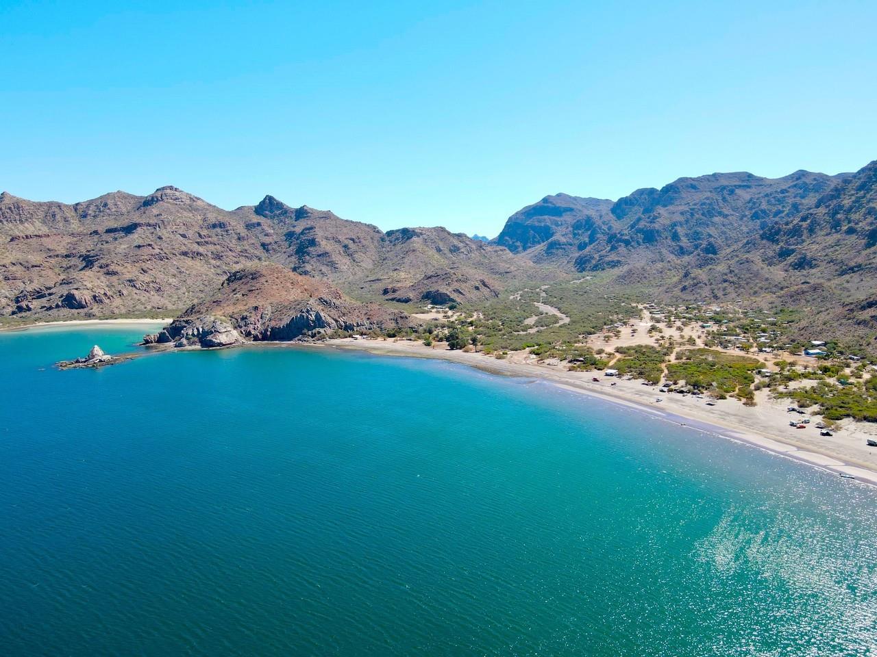 Agua verde, Loreto. Sede del torneo de pesca Échale Montón. I Foto: Fonmar BCS.