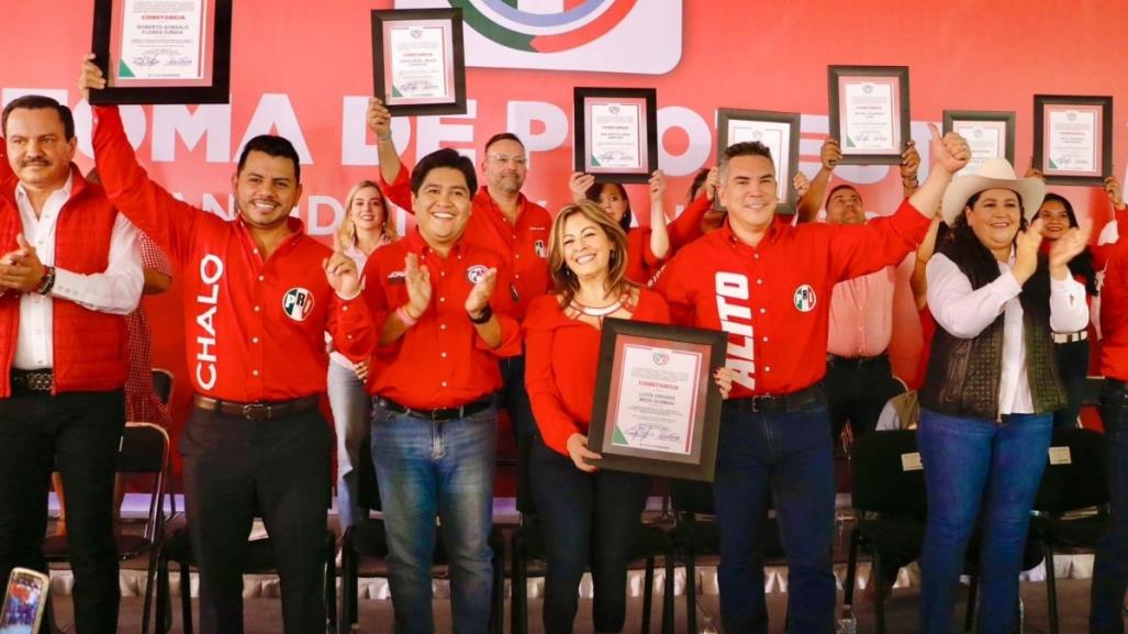 Lucy Meza y candidatos del PRI, reciben constancia como candidatos en Morelos