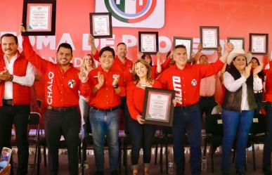 Lucy Meza y candidatos del PRI, reciben constancia como candidatos en Morelos