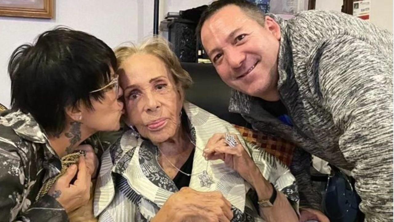 Hospitalizan a la actriz Silvia Pinal al parecer presentó sangrado en una de sus llagas Foto: Facebook