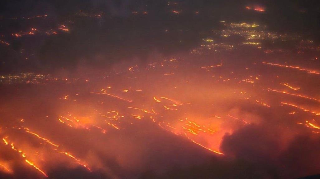 Texas: ¡Incendio calcina más de 4 mil km y ya es el más grande de la historia!