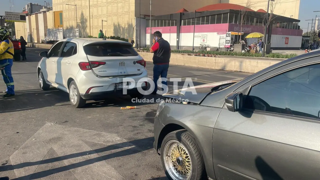 Automovilista atropella a madre de familia que bajaba mochilas de sus hijas. Foto: Ramón Ramírez