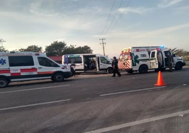 Colisiona ambulancia de traslado con vehículo en la carretera Mérida-Motul