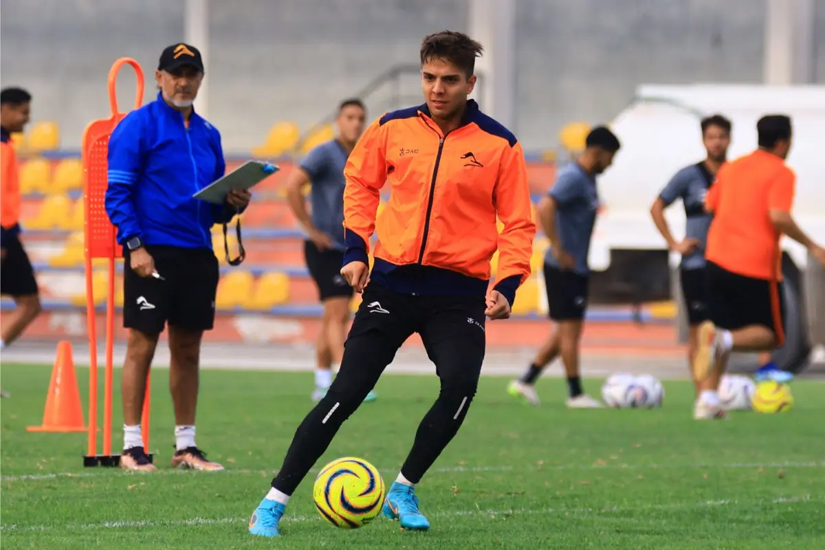 Trabajos de preparación de Correcaminos previo a su encuentro con Tlaxcala. Foto: Correcaminos