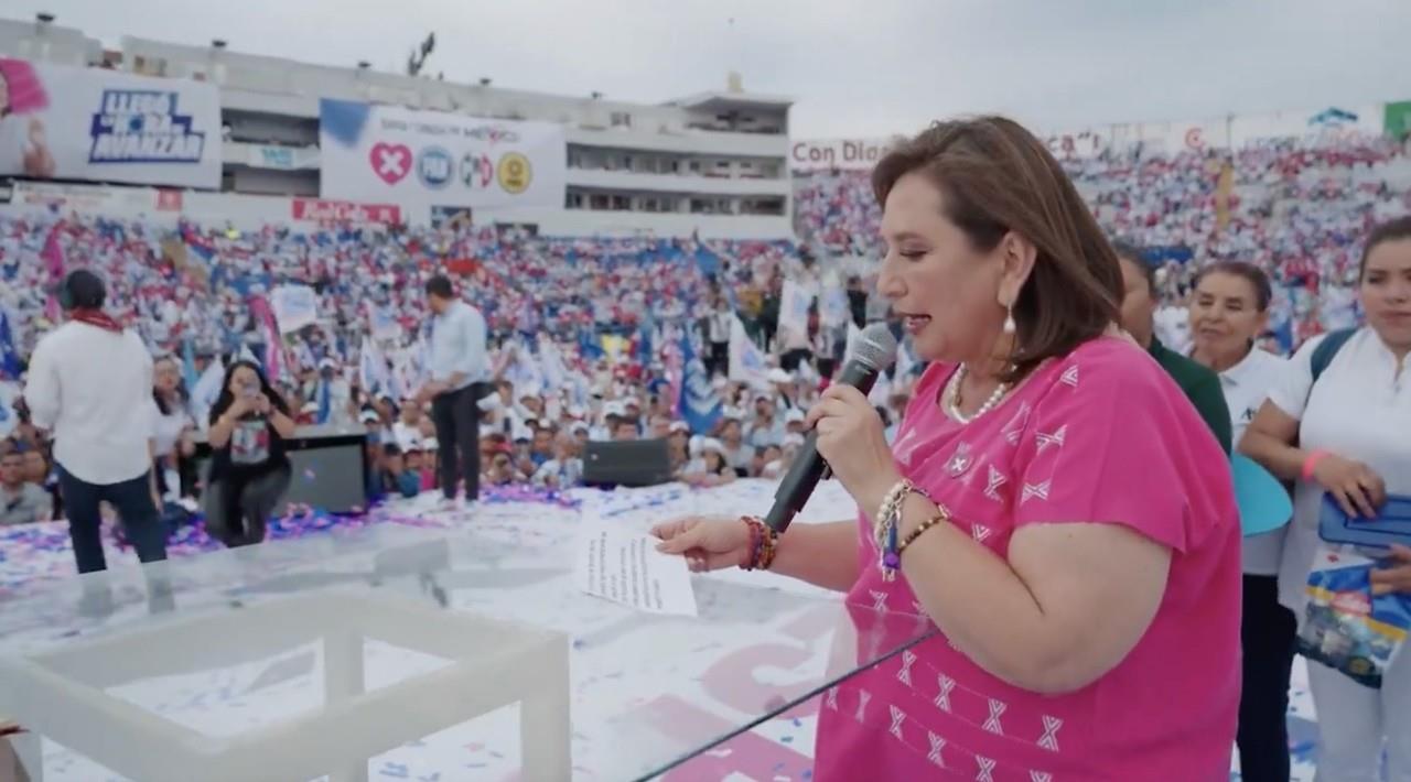 Xóchitl Gálvez con “pacto de sangre” se compromete a mantener programas sociales. Foto: Captura de pantalla