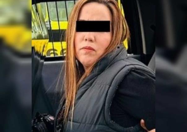 Detienen a mujer con camioneta de lujo con reporte de robo