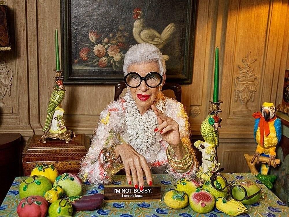 Fallece Iris Apfel, ícono de la moda a los 102 años