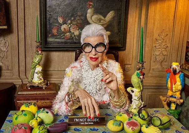 Fallece Iris Apfel, ícono de la moda a los 102 años