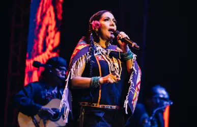 Endulza Lila Downs con su voz y sus sones a regios