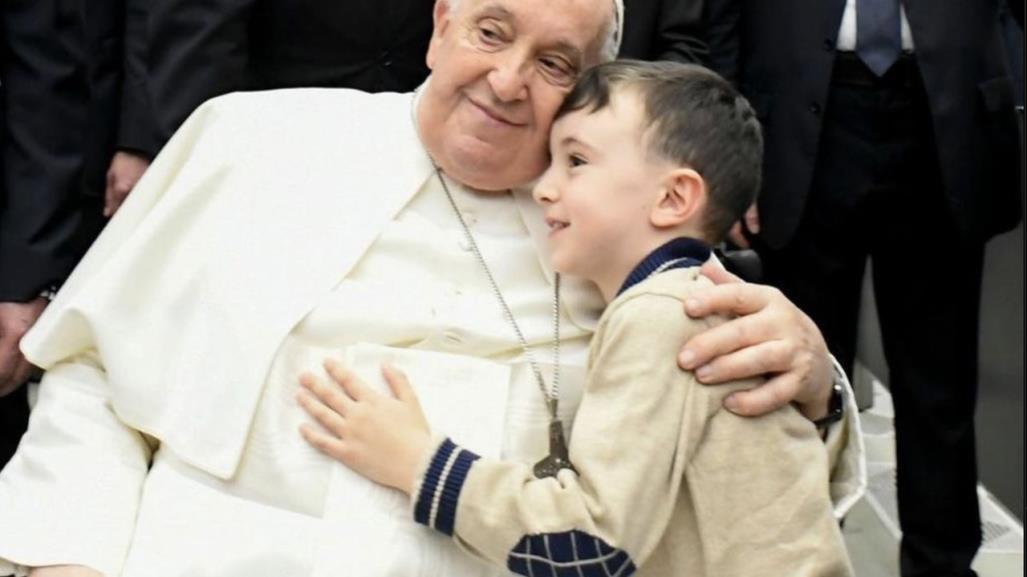 Papa Francisco enfrenta cuadro de bronquitis en el Vaticano