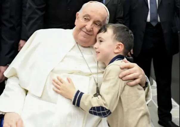 Papa Francisco enfrenta cuadro de bronquitis en el Vaticano