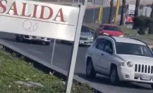 ¡Paseo de los Leones otra vez! Conductor se detiene y conduce en reversa (VIDEO)