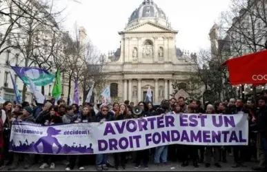 Francia, el primer país en incluir en su Constitución el derecho al aborto