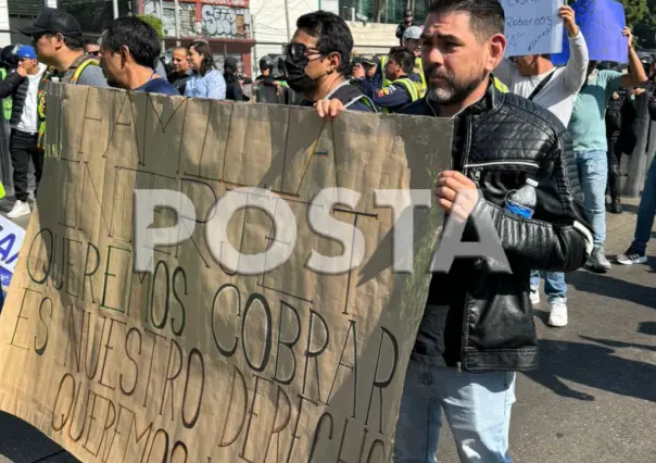 Trabajadores de Interjet cierran Circuito Interior, exigen pagos pendientes