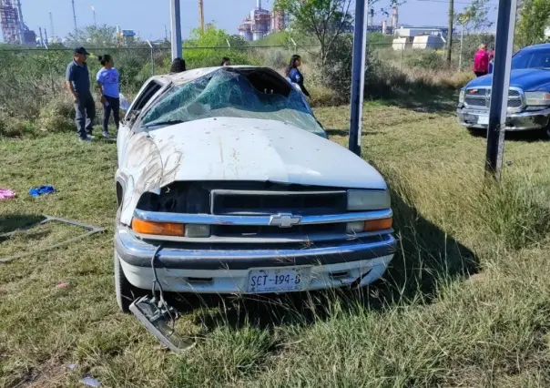 Accidente deja 5 heridos con 2 menores y una embarazada en carretera a Reynosa