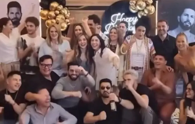 Poncho De Nigris festeja cumpleaños sin doña Lety y el team Infierno Foto: Captura de pantalla