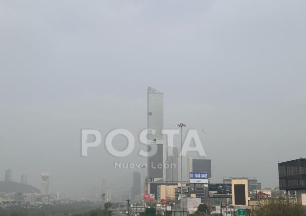 Cerro de la Silla se esconde por contaminación en Monterrey