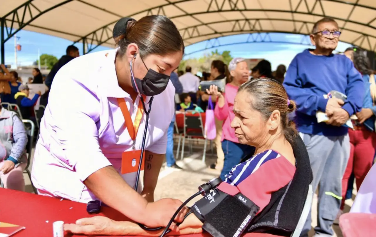 Se ofrecieron distintas consultas médicas y de nutrición. (Fotografía: Gobierno de Torreón)