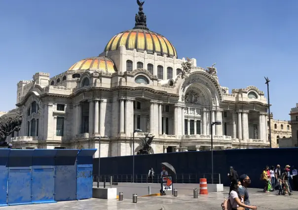 #8M Monumentos amanecen blindados con vallas metálicas