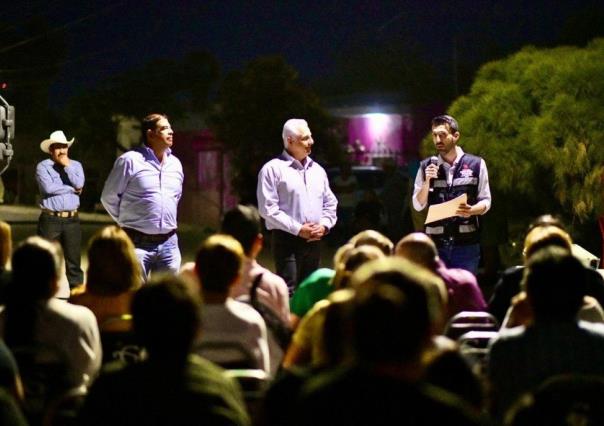 Inspeccionan avance de sustitución de luminarias en ejido La Concha en Torreón