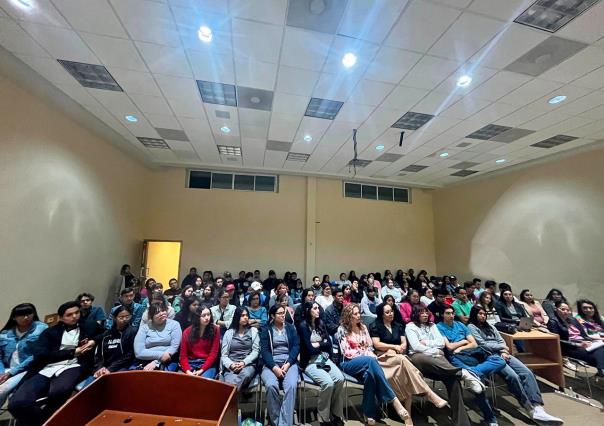 Capacitan a universitarios para el eclipse de Sol