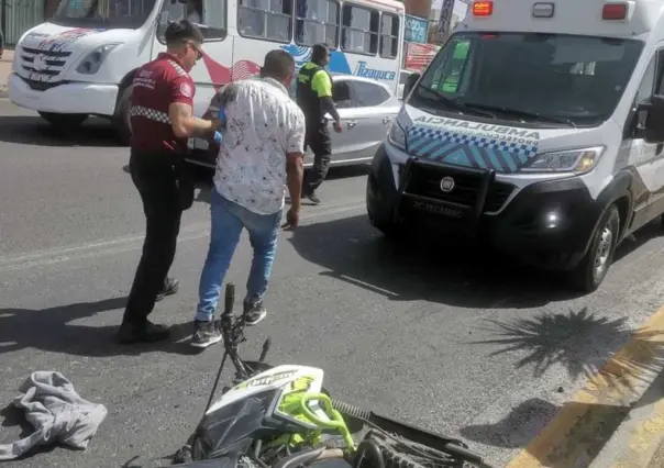Deja dos heridos graves derrape de motocicleta en Tecámac